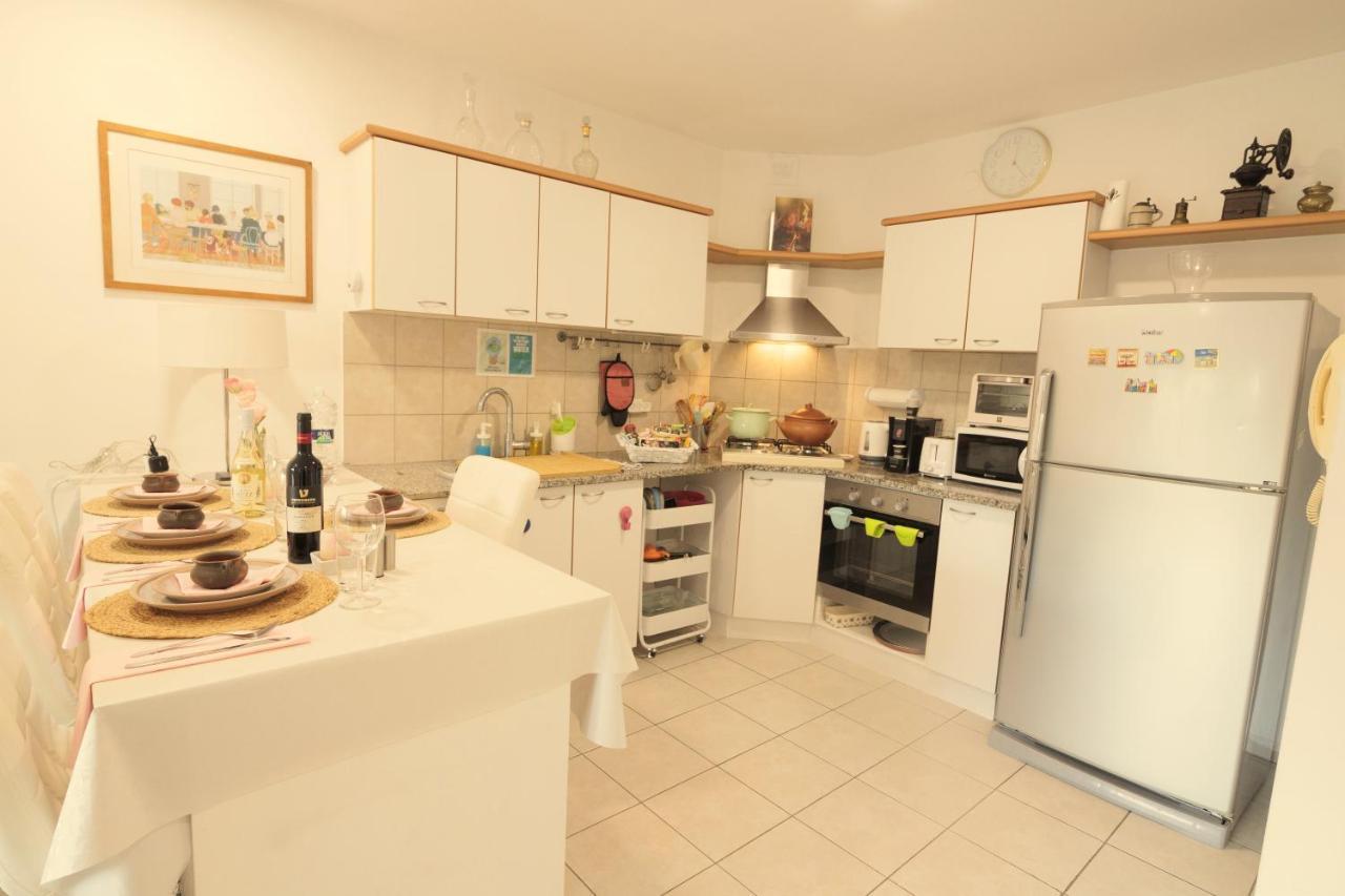 A Dream Place In Raanana, Up To 5 Guests - Swimming Pool - Jacuzzi & Gym Bagian luar foto