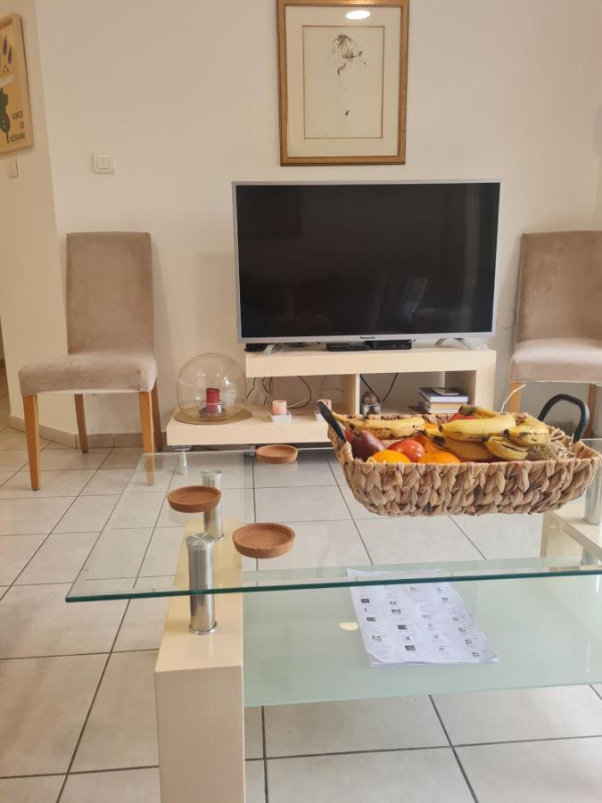 A Dream Place In Raanana, Up To 5 Guests - Swimming Pool - Jacuzzi & Gym Bagian luar foto